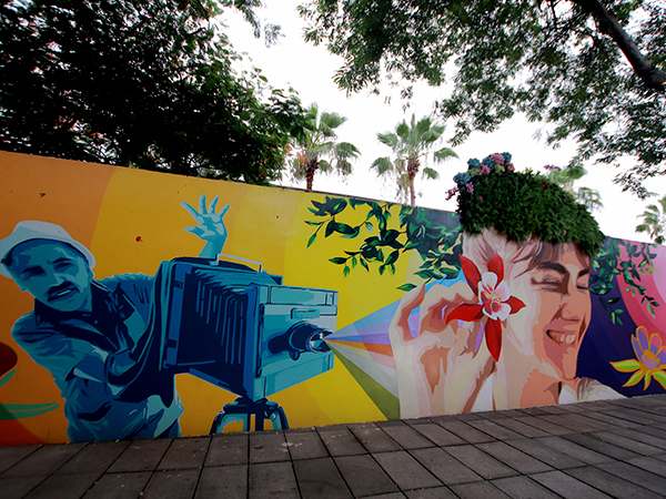 mural-recuerdos-instataneos-selfie