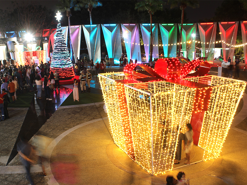 Plaza Guayarte encendió su árbol de Navidad