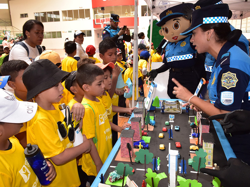 250 niños del Vacacional Guayaquil “Ciudad de Todos los Deportes” participaron en jornada ambiental