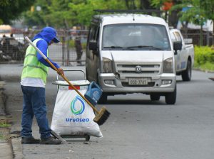 En Guayaquil, se ejecutarán labores de limpieza y recolección de residuos para evitar acumulación de basura en recintos electorales