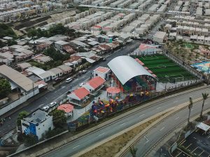 Alcalde Aquiles Alvarez inaugura dos nuevos parques en Chongón e inspecciona avance de paso peatonal en Vía a la Costa