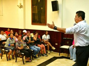Dirección de Mercados capacitó a comerciantes que participarán en corredor de las calles 28 y la E