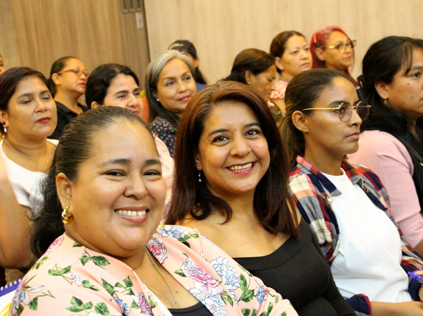 Conferencias para mujeres emprendedoras recibió a 250 participantes