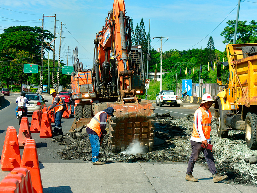 Obras Públicas tiene más de 100 puntos de trabajo activos durante el feriado