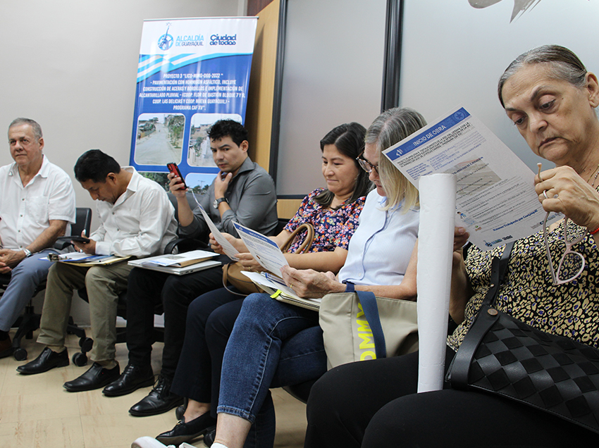 Municipio de Guayaquil socializa con comunidad de Los Ceibos nueva solución vial que iniciará en julio