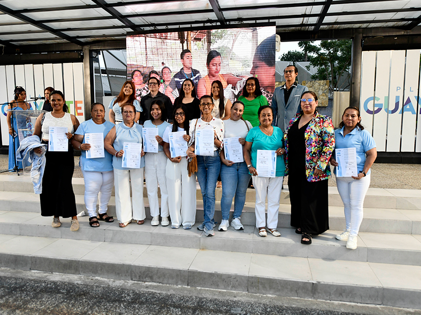500 historias de superación nacen en Guayaquil con talleres que transforman vidas
