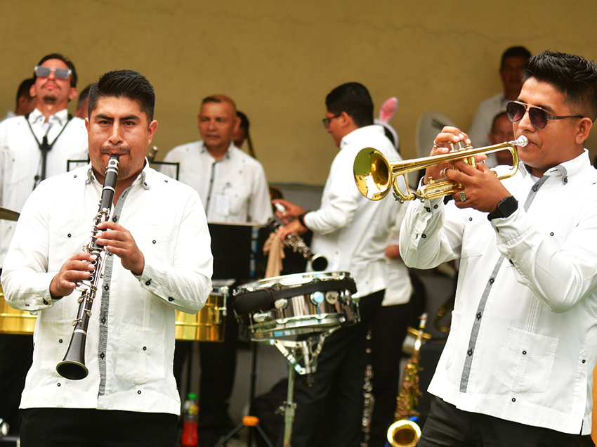 Músicos de 10 países y 7 provincias enriquecen con su arte la Orquesta Filarmónica y la Banda Municipal